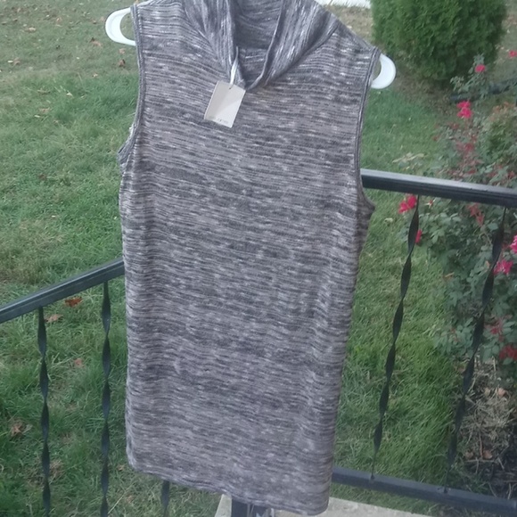 NWT Gray Ava James sleeveless shirt - Picture 2 of 3